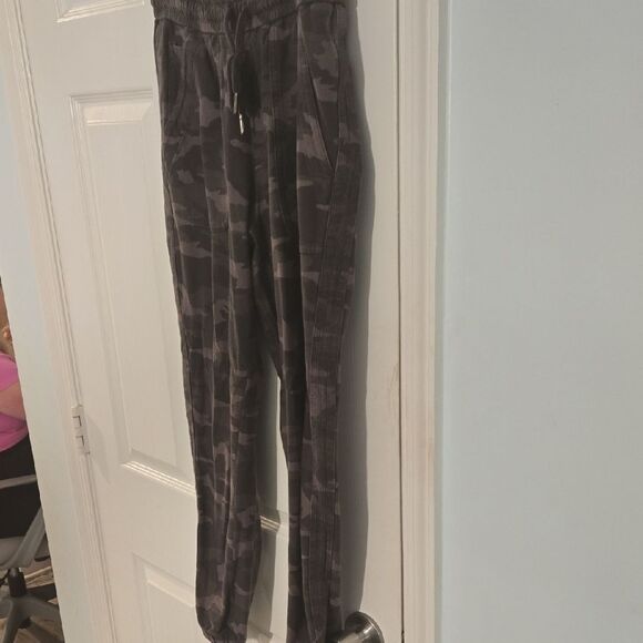 Athleta Brown and Black Jogger Sweatpants - Picture 2 of 10